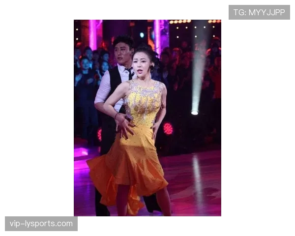 潘晓婷赛场像冷面教练，私下像贵妇，一组照片看完直接怀疑人生